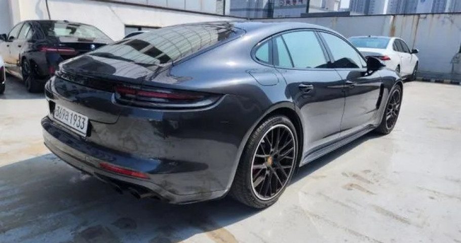 Porsche Panamera 
