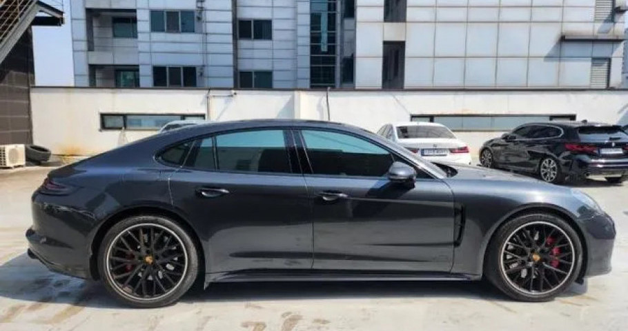 Porsche Panamera 