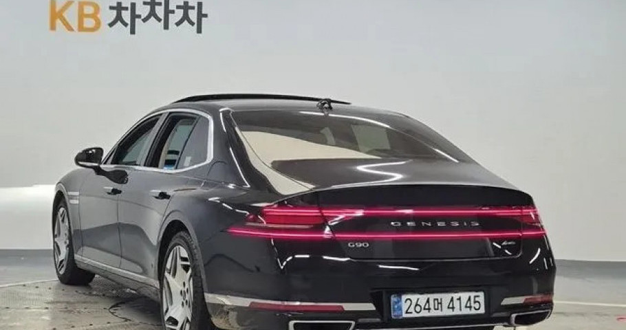 Genesis G90 