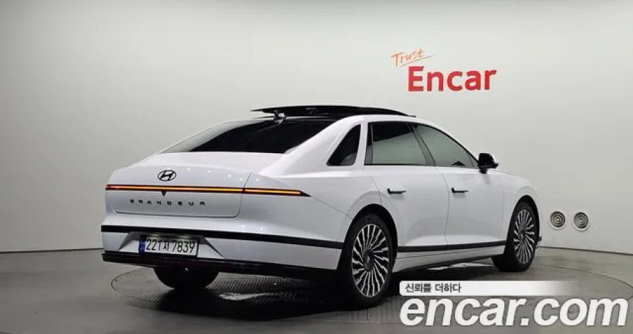 Hyundai Grandeur 