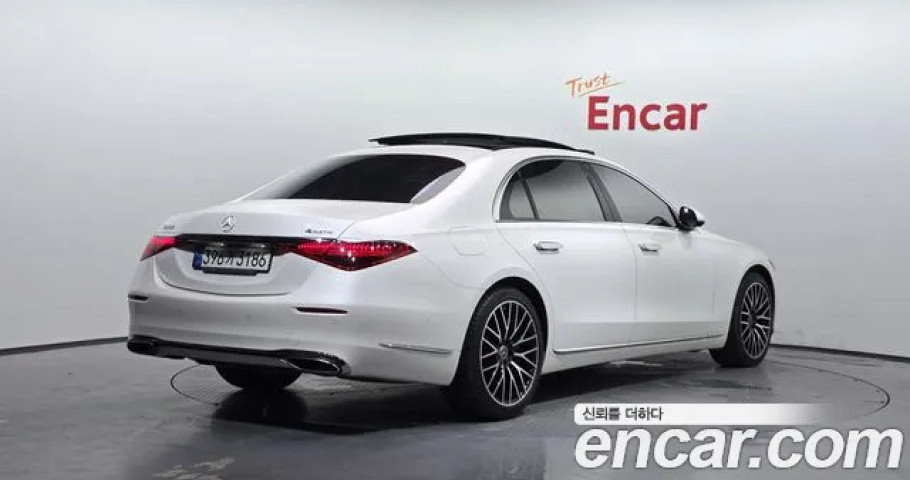 Mercedes-Benz S-Class 