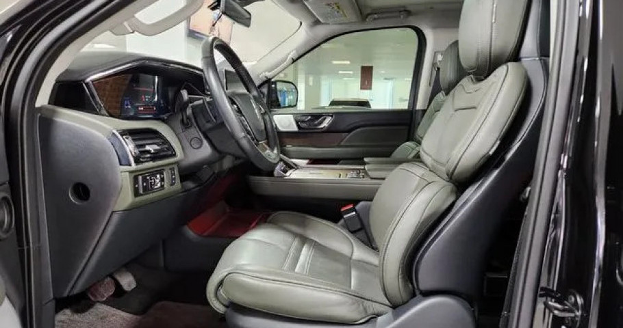 Lincoln Navigator 
