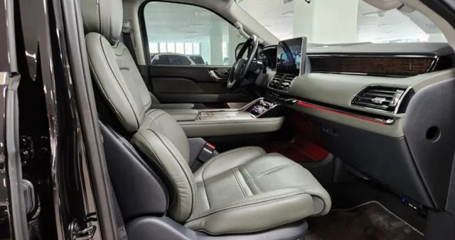 Lincoln Navigator 