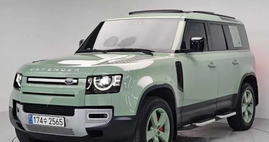 Land Rover Defender 
