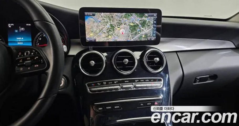 Mercedes-Benz C-Class 