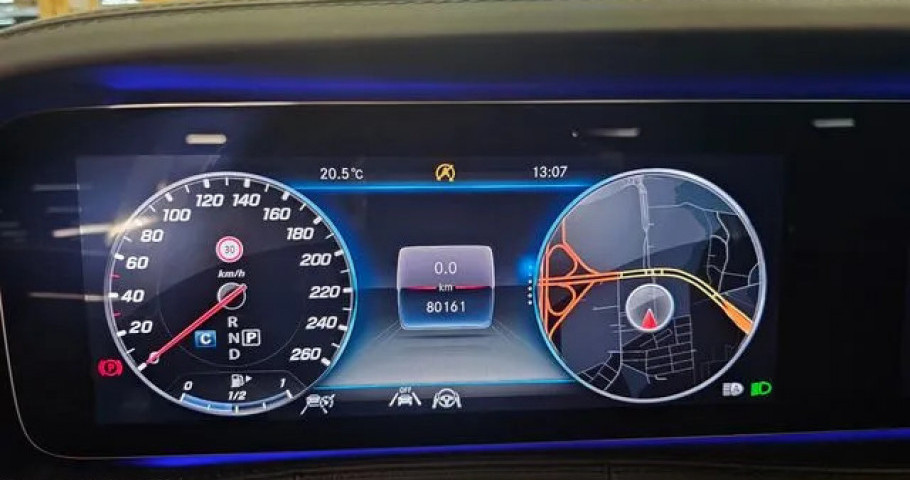 Mercedes-Benz S-Class 