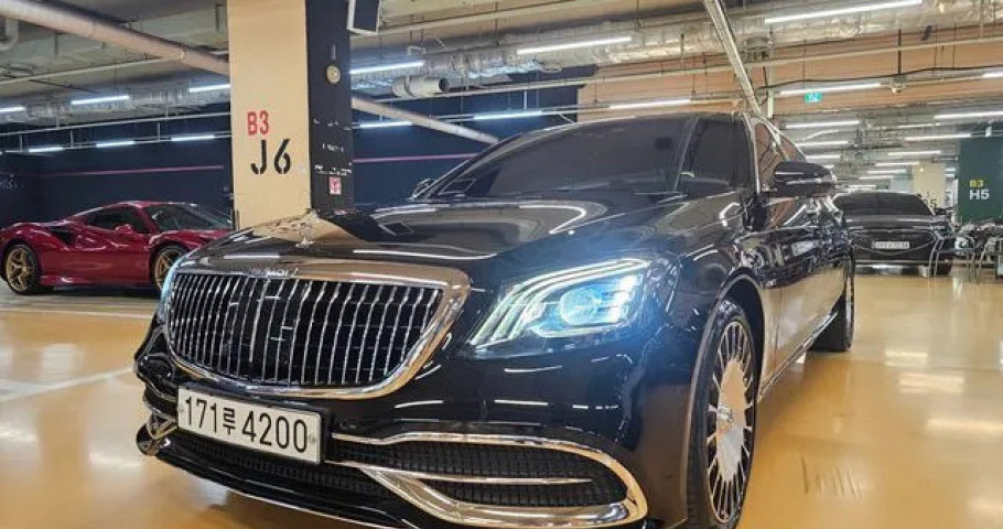 Mercedes-Benz S-Class 