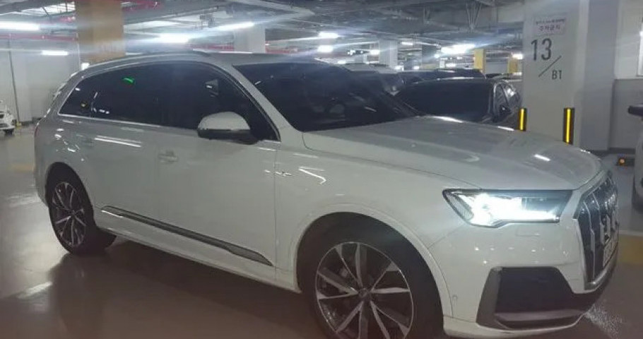 Audi Q7 