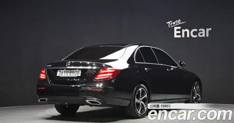 Mercedes-Benz E-Class 