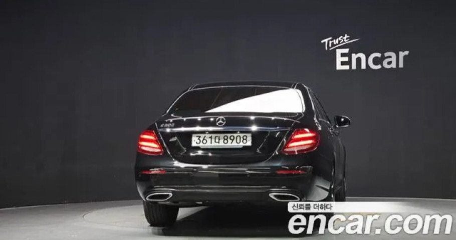 Mercedes-Benz E-Class 