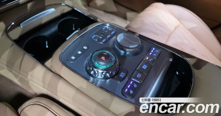 Genesis G90 
