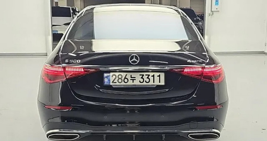Mercedes-Benz S-Class 
