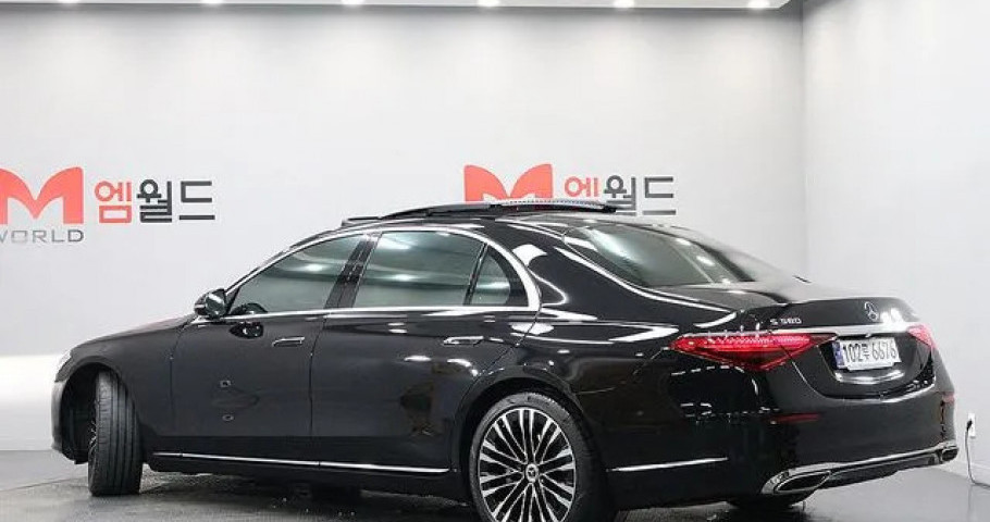 Mercedes-Benz S-Class 