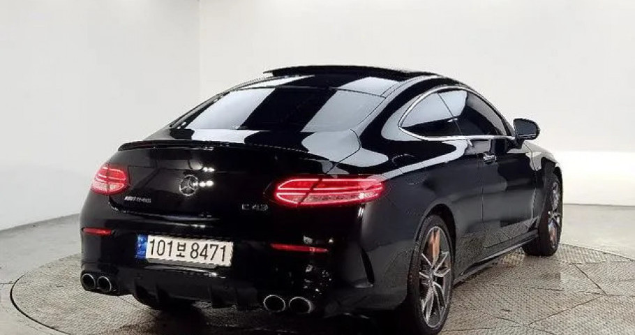 Mercedes-Benz C-Class 