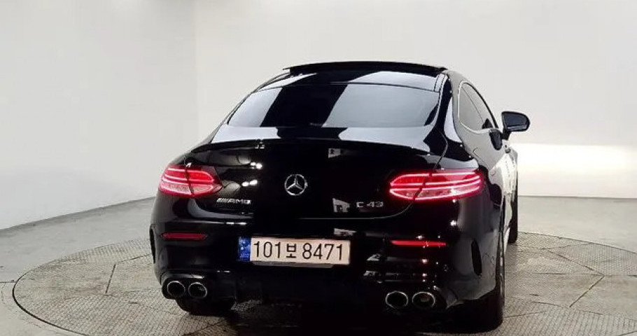Mercedes-Benz C-Class 