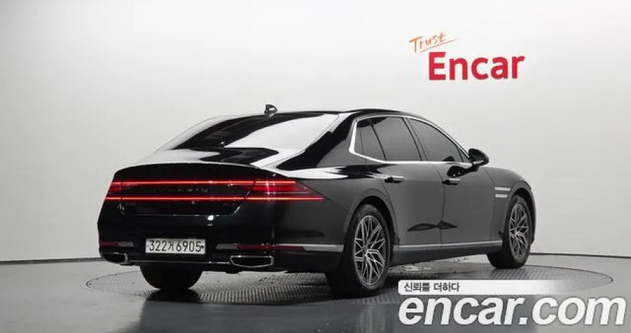 Genesis G90 