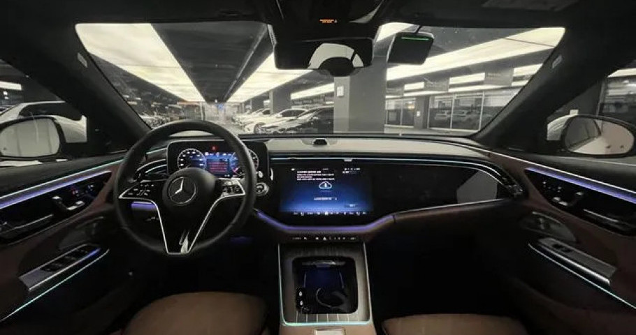 Mercedes-Benz E-Class 
