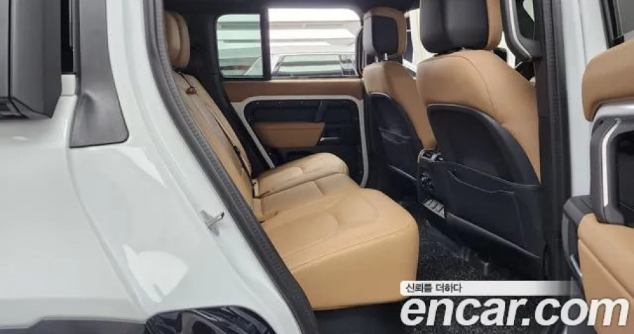 Land Rover Defender 
