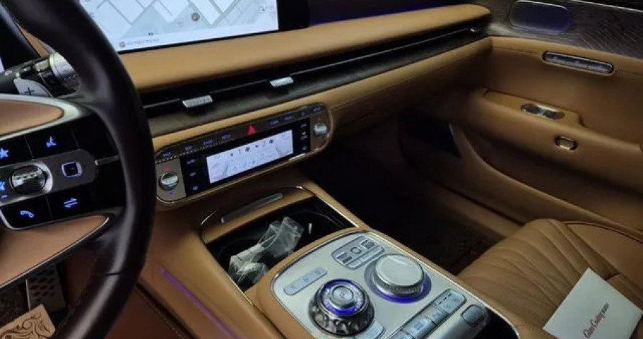 Genesis G90 
