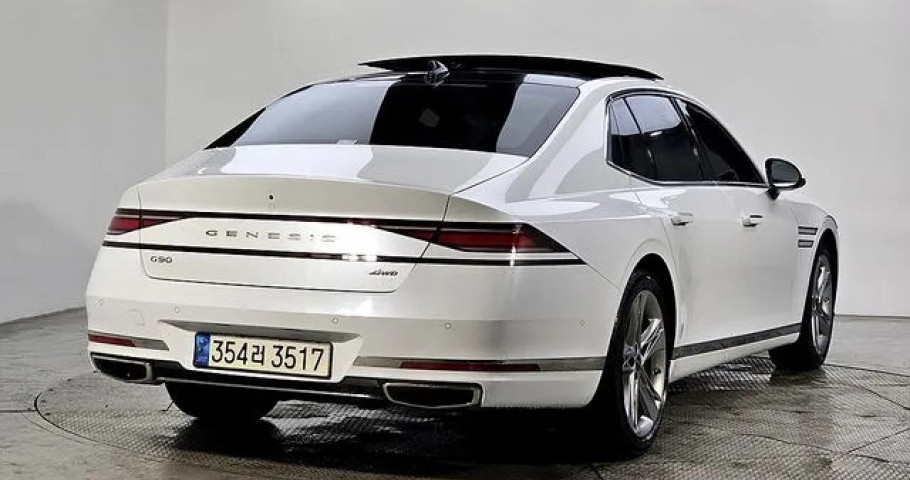 Genesis G90 