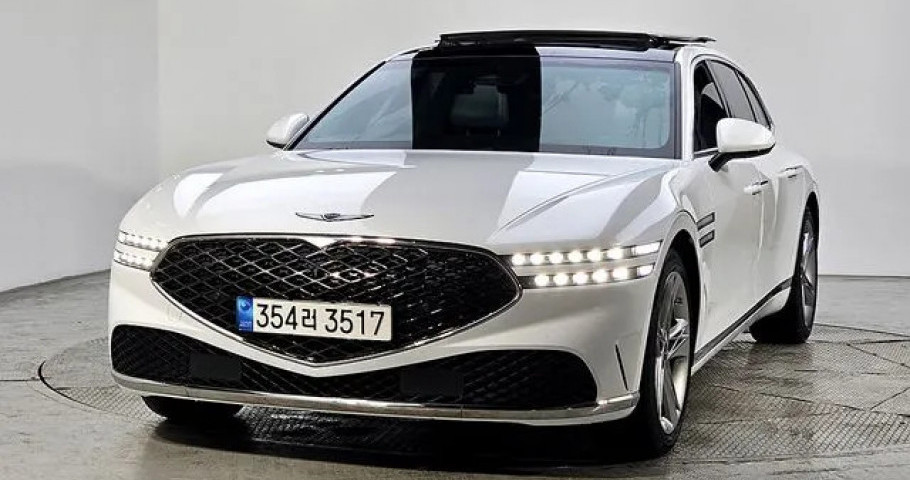 Genesis G90 