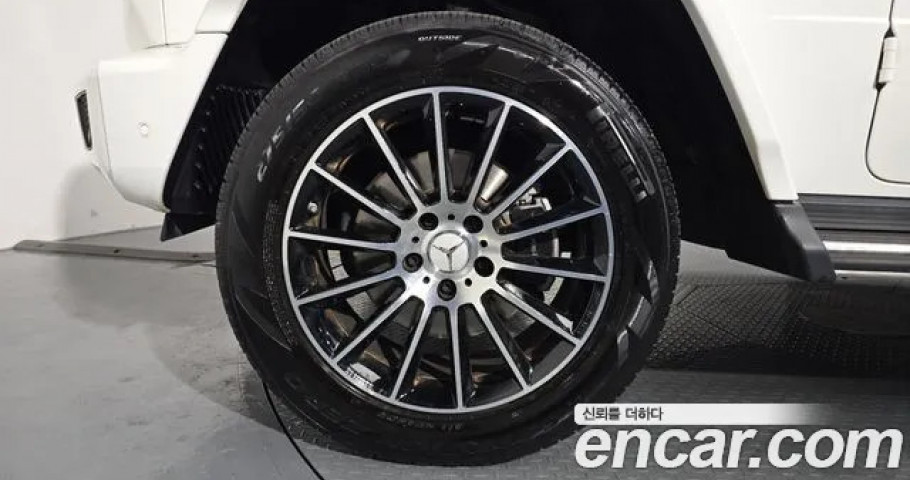 Mercedes-Benz G-Class 