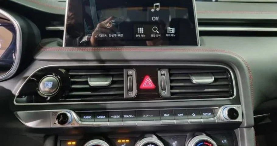 Genesis G70 