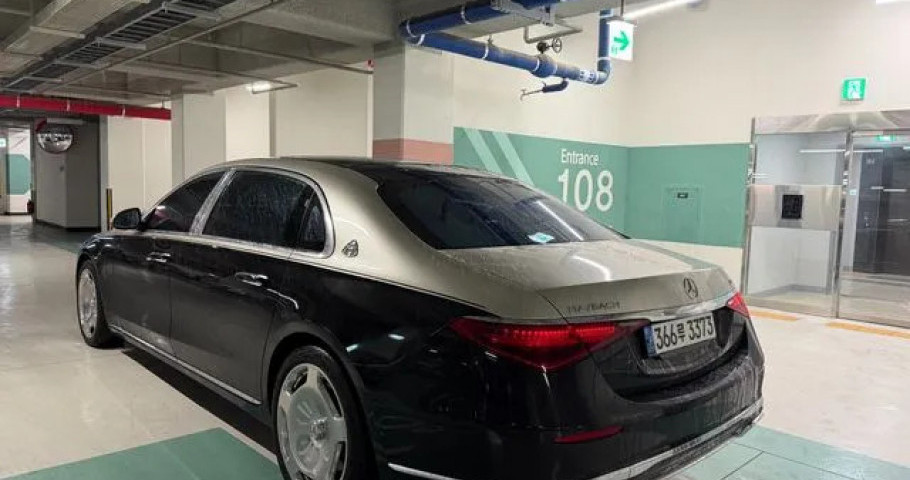 Mercedes-Benz S-Class 