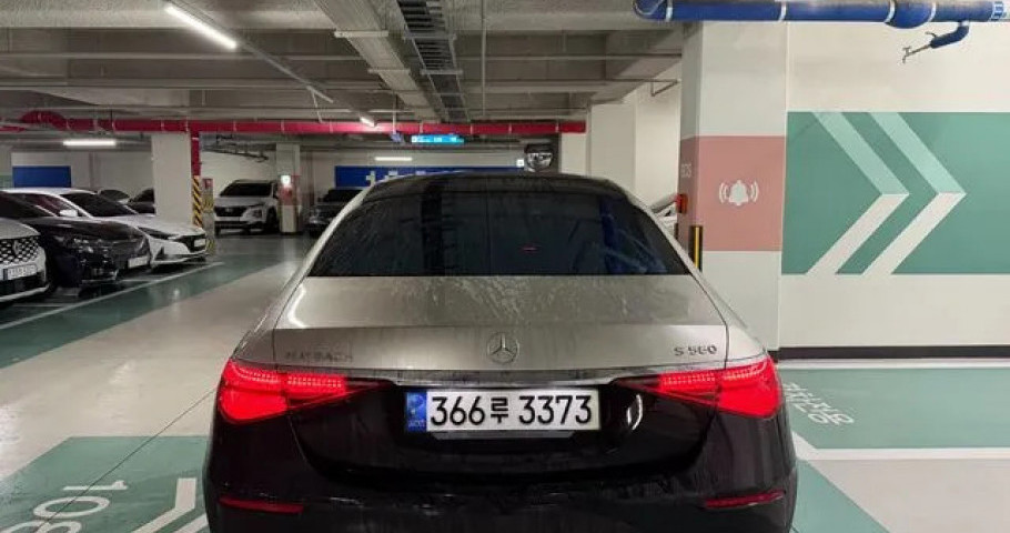 Mercedes-Benz S-Class 