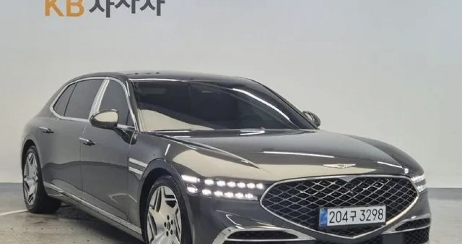 Genesis G90 