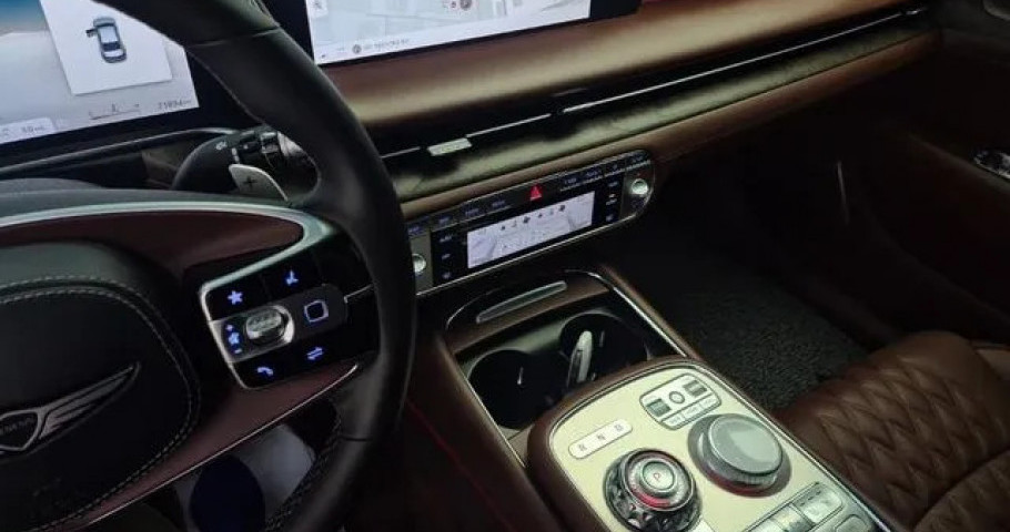 Genesis G90 