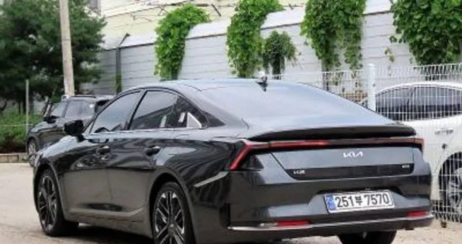 Kia K8 