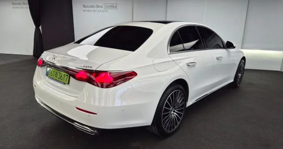 Mercedes-Benz E-Class 
