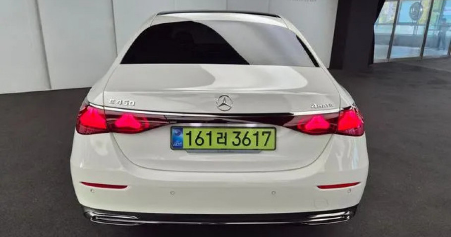 Mercedes-Benz E-Class 