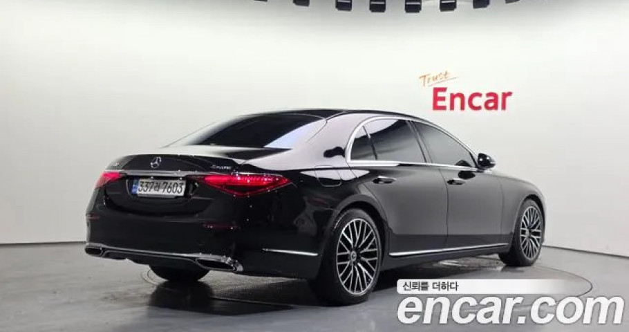 Mercedes-Benz S-Class 