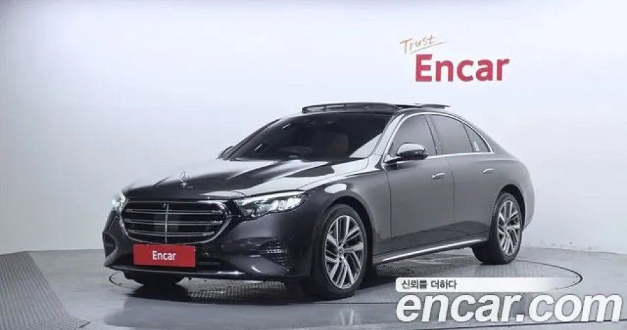Mercedes-Benz E-Class 