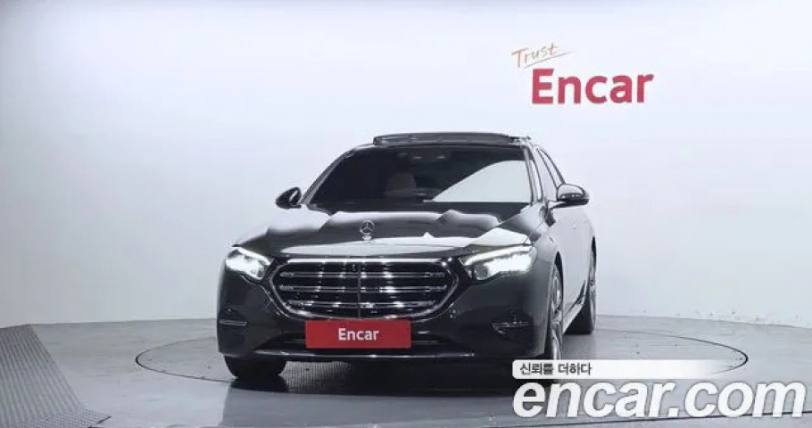 Mercedes-Benz E-Class 