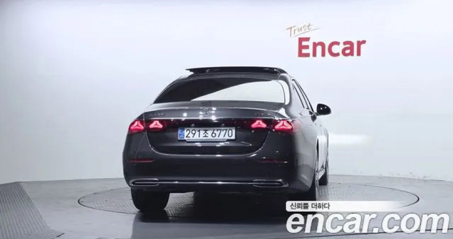 Mercedes-Benz E-Class 