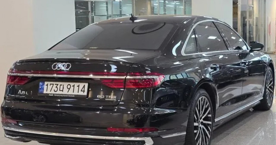 Audi A8 