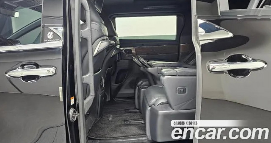 Toyota Alphard 