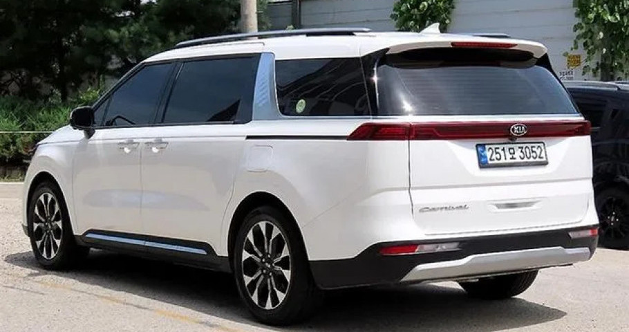 Kia Carnival 