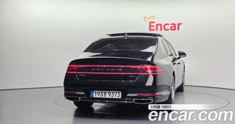 Genesis G90 
