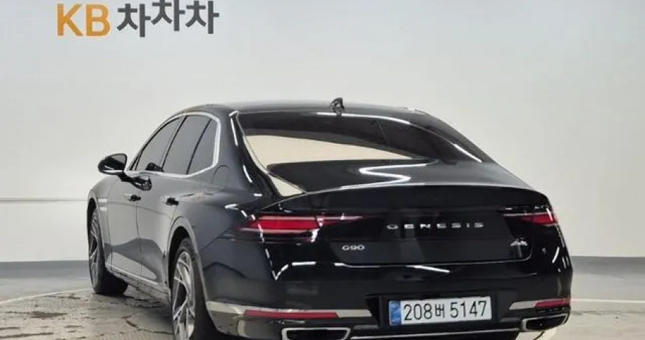 Genesis G90 