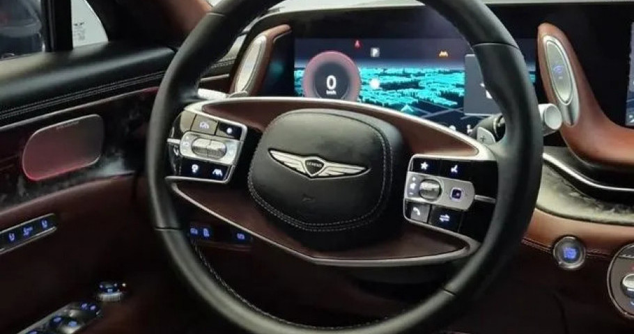 Genesis G90 