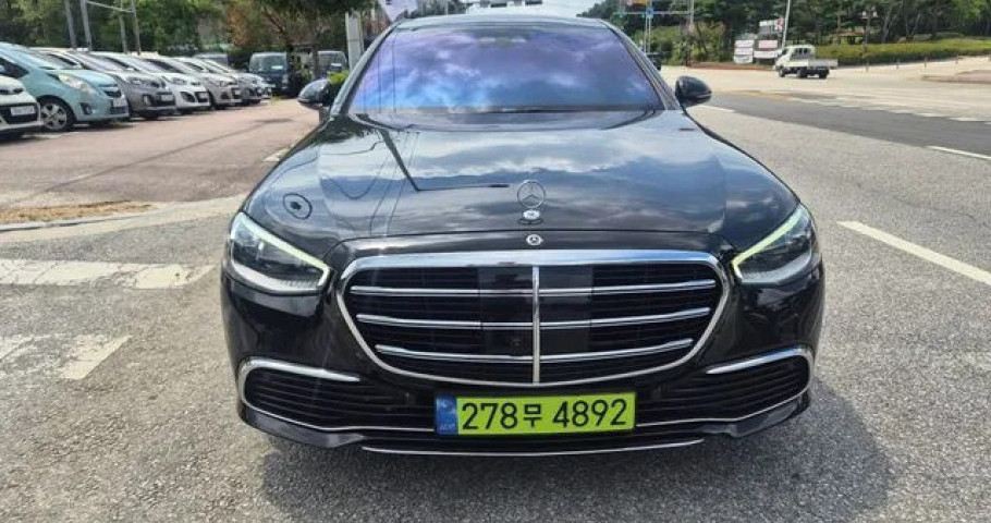 Mercedes-Benz S-Class 