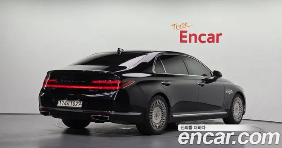Genesis G90 