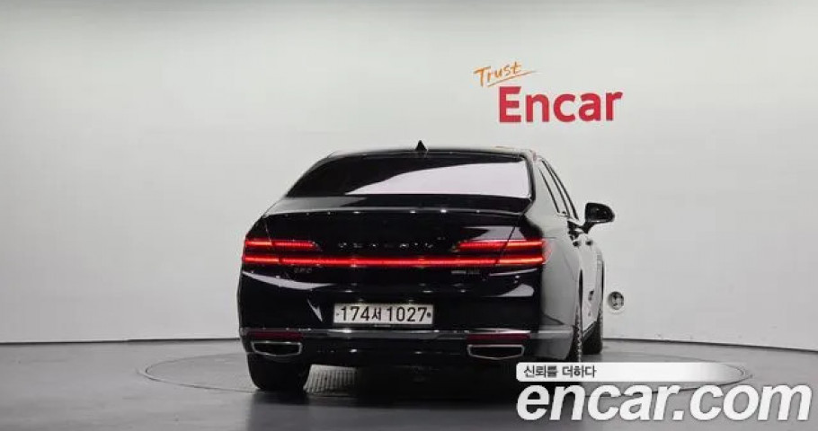 Genesis G90 