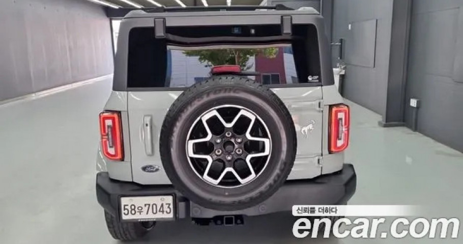 Ford Bronco 