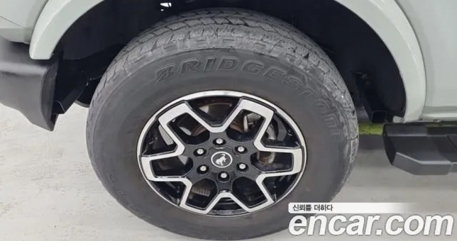 Ford Bronco 