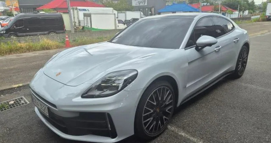 Porsche Panamera 